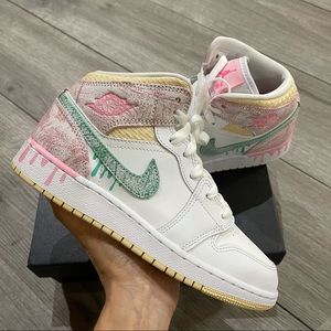 Air Jordan 1 Mid Paint Drip “Ice Cream”